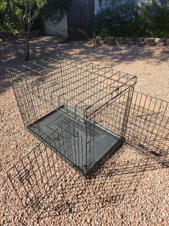 LARGE DOG/ ANIMAL CRATE 1