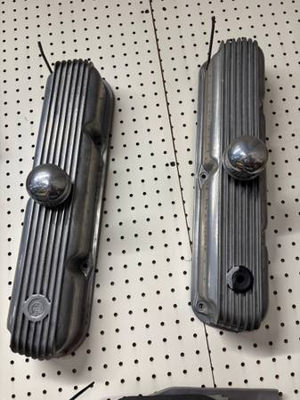 Mopar valve covers 1