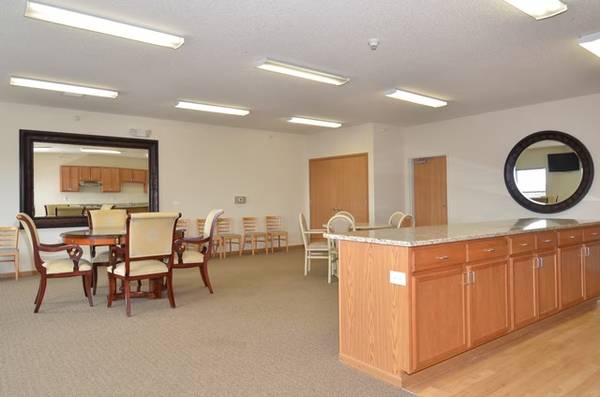 $1,359 / 1br - 755ft2 - Ice Maker, Range, Storage Space (7260 Guider Drive, Woodbury, MN)63868700730755124