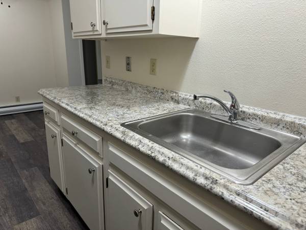$1,200 / 1br - 600ft2 - **MIDDLE GROVE APTS-1DORMITORIO** (SALEM)63660478670721122