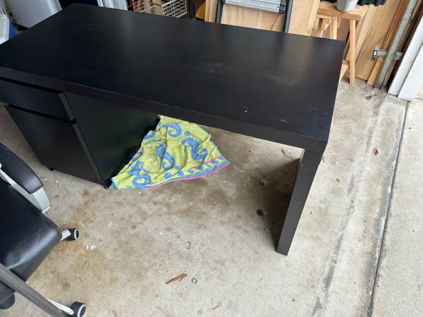 Used Desk 1
