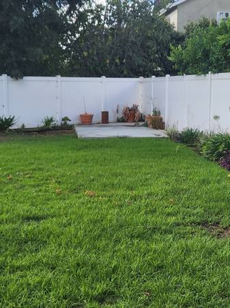 $3,750 / 2br - 970ft2 - ¡Hermosa casa remodelada con amplio patio disponible ahora! (Encino)63857625009281121