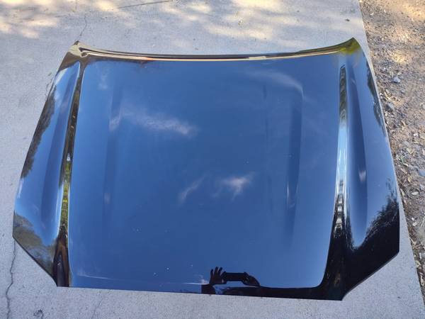 2022 Toyota Tacoma Black Hood - $750 (San Jose)63471454499331120