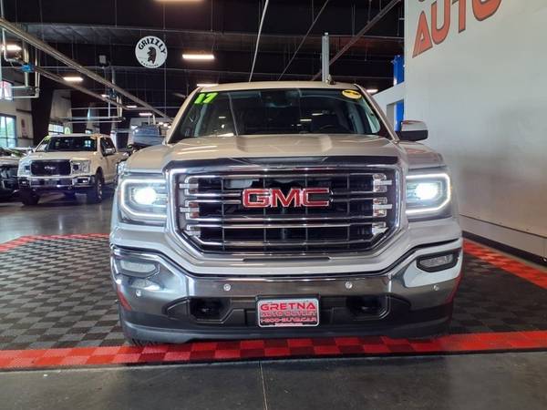 2017 Gmc Sierra 1500 SLT photo 2