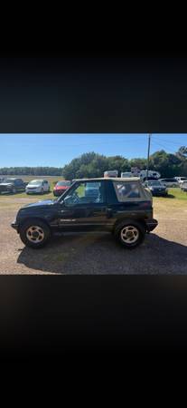 1995 Geo Tracker (Chads Used Cars) 1