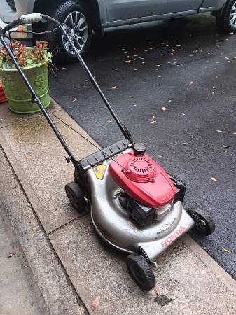 Honda self propelled lawnmower 1