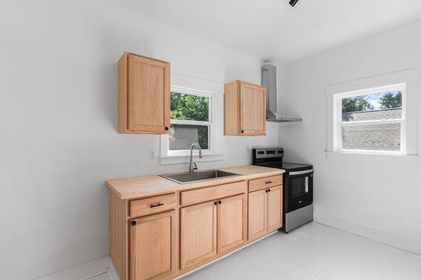 $2,000 / 2br - 910ft2 - 2BR/1BA House for Rent in North Avl (UNCA)64029376169858122