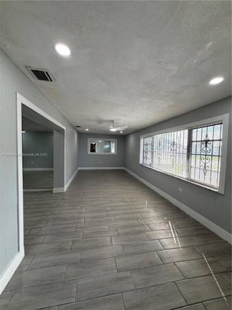 $3,100 / 3br - Beautifully renovated and spacious 3-bedroom, 2-bath home- NO HOA! (Miami)64002015863811122
