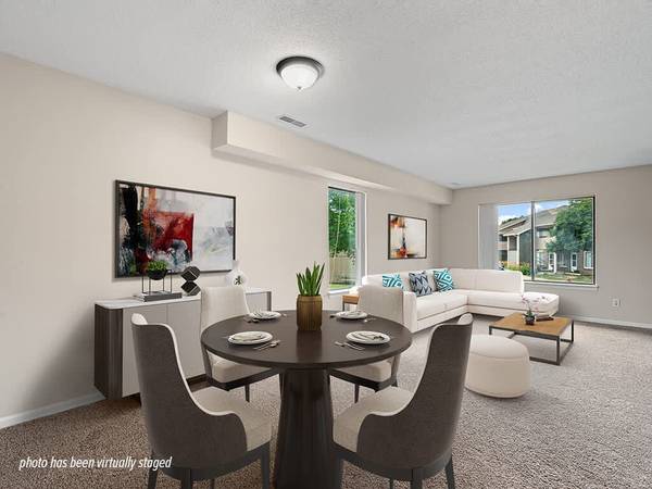 $1,290 / 2br - 920ft2 - 24-Hour Fitness Center, Amazon Hub, Air Conditioner (2260 10th Street, Coralville, IA)63928148419074122