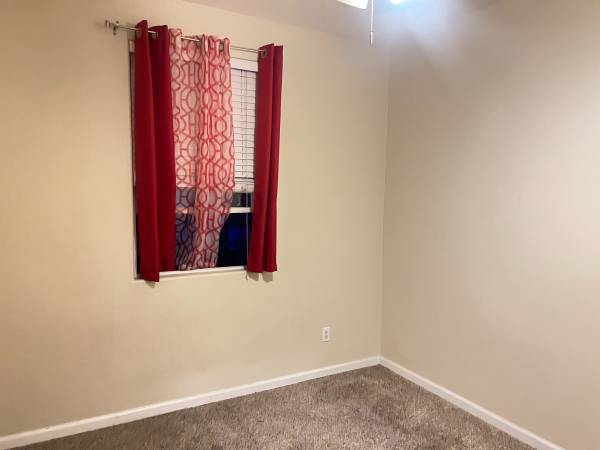 $800 room for rent (Franklin/Mack)64043493922691124
