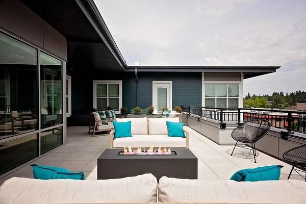 $1,680 / 1br - 742ft2 - Extra Storage Options, Designer Cabinets, High Ceilings63956647480451121