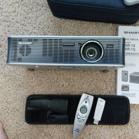 Sharp XR-1S DLP Projector w/ Spare Lamp, Remote & Case