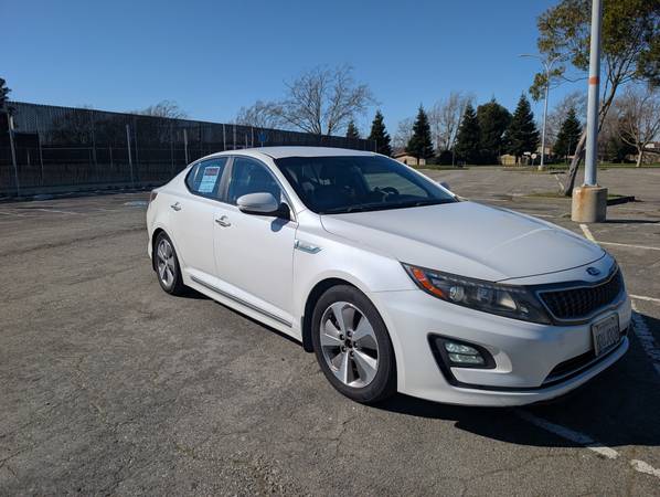 Kia optima Hybrid 2016 1