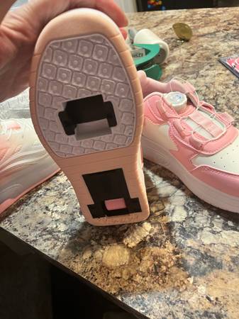 Girls shoes size 4.5 1