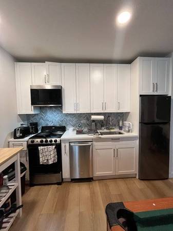 $750 Lease Takeover: Gorgeous Room in Park Slope from 11/1. (Park Slope)64033633427331122