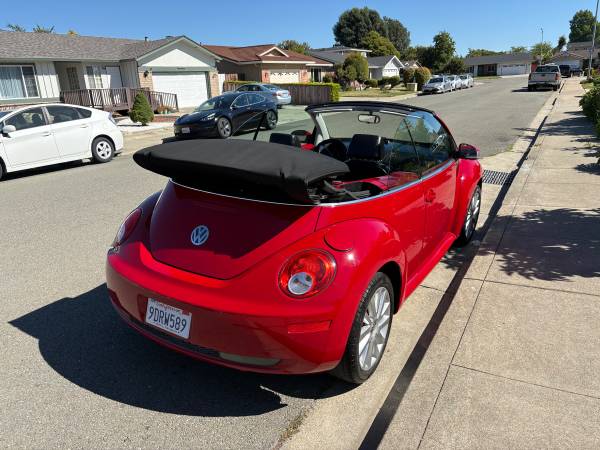 2008 vw Volkswagen beetle descapotable 2,5 motor gasolina solo 123 mil millas - $4,400 (fremont / union city / newark)63624015528963122