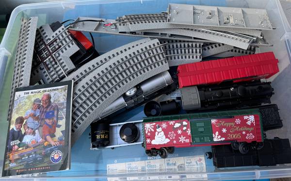 Lionel Holiday Train Set 2005 1