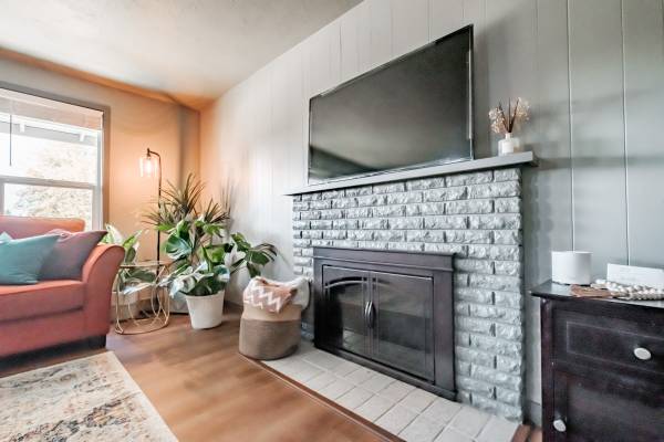 $869 / 1br - Fast WIFI! Utilities Included! Hot tub :) (North Salem / Keizer)63620906315523121