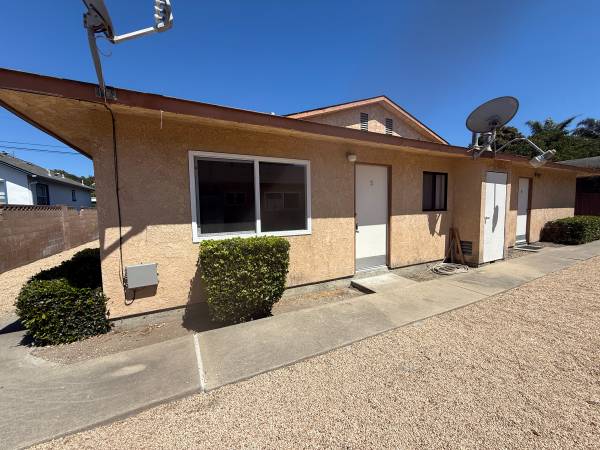 $1,595 / 1br - 218 South K #B (Lompoc)63696005961475120
