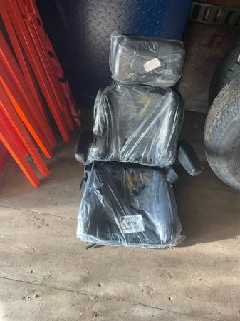 Tractor seat 1