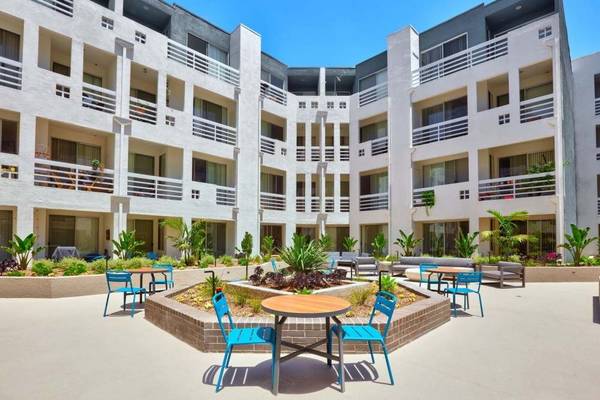 $3,589 / 2br - 1148ft2 - Guest Parking, Evening Courtesy Patrol, Dishwasher (600 S Curson St, Los Angeles, CA)63700899593091121