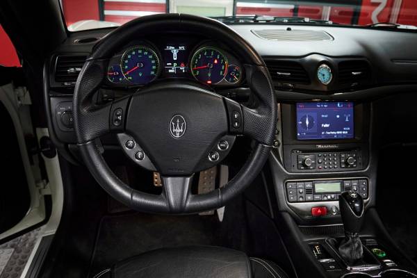 2016 Maserati GranTurismo Sport Convertible - $49,500 (Washington)63616470624259124
