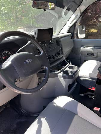 2013 Ford E-150 Fully Equipped - Photo 3