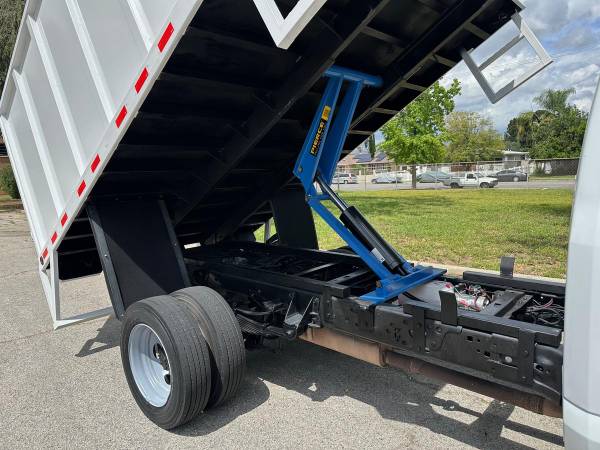 2019 Ford F-550 - Photo 7