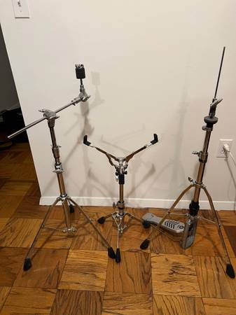 Yamaha drum hardware pack: hihat, snare, cymbal boom 1