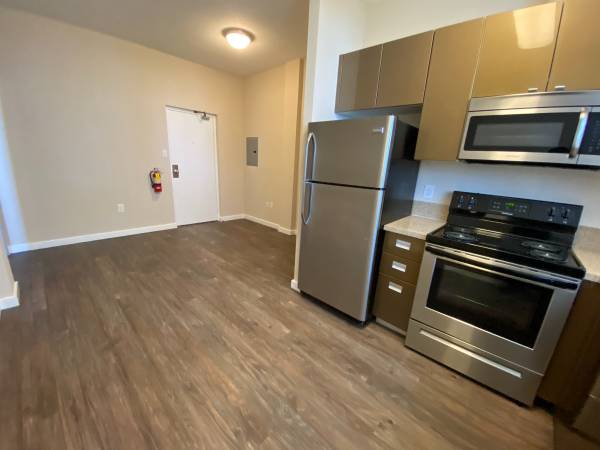 $2,195 / 2br - 750ft2 - Spacious and Remodeled 2 bedroom / 2 bath. Huge bedrooms! (hayward / castro valley)64030486192002124