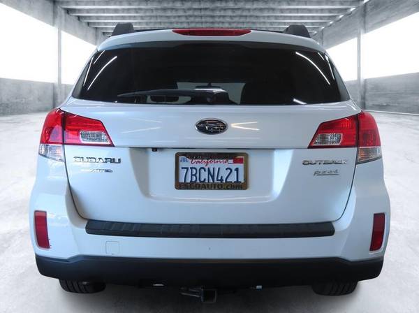2013 Subaru Outback 2.5i Premium - GOOD/BAD/NO CREDIT OK! - $10,999 (+ Escondido Auto Super Center)63440833456643123