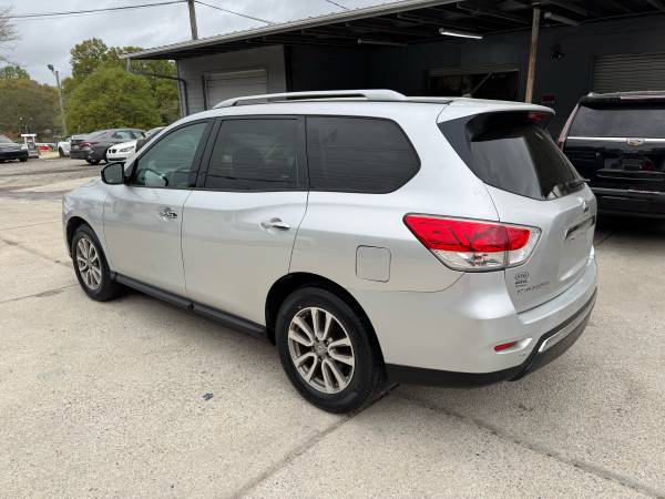 2016 Nissan Pathfinder S - $7,500 (Stockbridge)63621327160065122