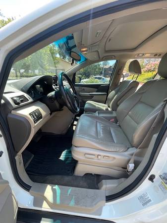 2012 Honda Odyssey EX-L 8 pasajeros - $5,900 (San Diego)63440833483393121