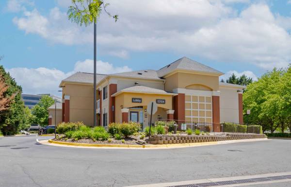 $1,710 / 1br - Take advantage of our special discounted rate! (Fairfax)63896392811522120