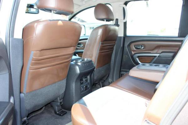 2016 Nissan Titan XD 4WD - Photo 12