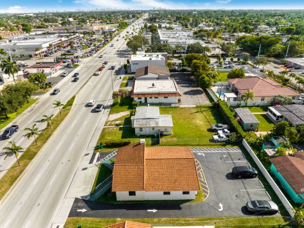 $2,500,000 / 1860ft2 - ATTN: DOCTORS \ CLINICS - MEDICAL OFFICE BUILDING FOR SALE ON BIRD RD (Miami)64049277256835124
