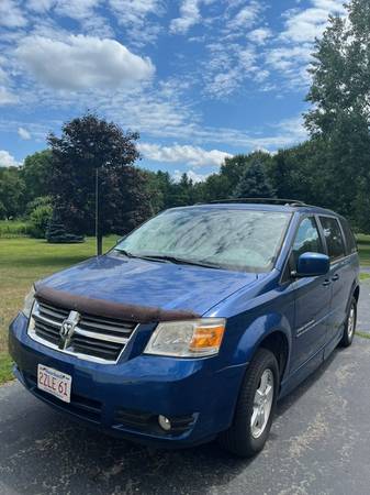 2010 Dodge Caravan SXT-low miles Braun Entervan2 Wheelchair conversion - $19,98963482337039875121