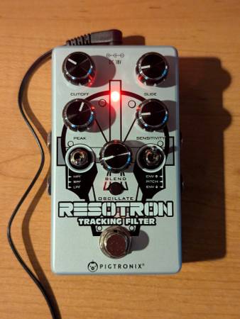 Pigtronix Resotron Tracking Filter Guitar/Bass Effects Pedal