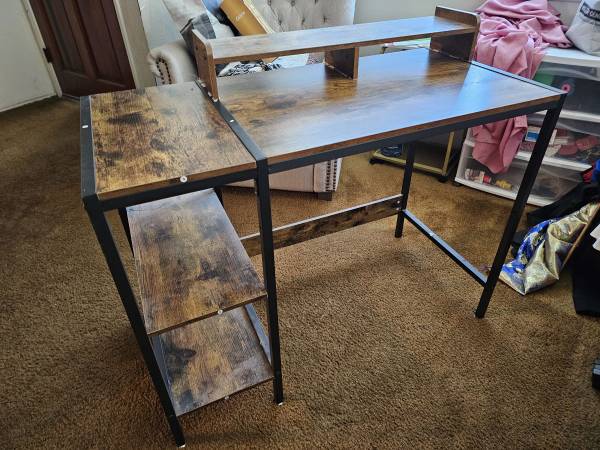 Small desk for sale 1