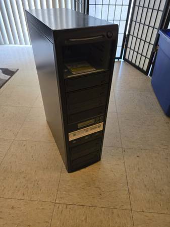 CD DVD DUPLICATOR 11-to-1 burner - 12 bays 1
