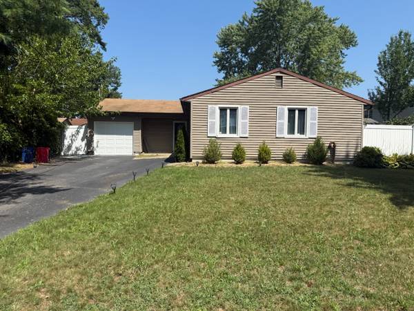 “Updated Massapequa Home for Sale – 3 Bedrooms, Vaulted Ceilings, Stai

$625,000

                        Massapequa