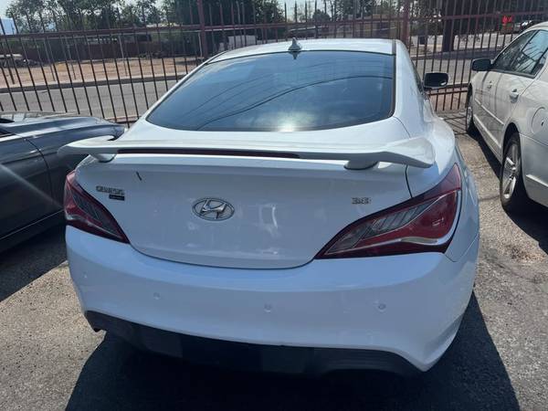 2015 Hyundai Genesis 3.8 - $12,80063470241761283121