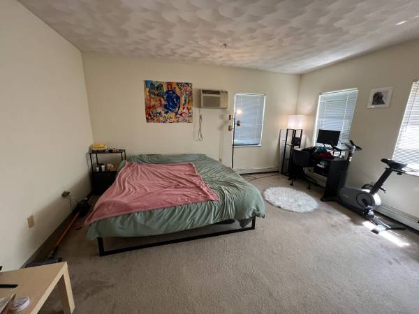 $3,200 / 2br - DAVIS SQUARE/REDLINE/2 BED/1 BATH/NO FEE/GARAGE PARKING INC./NOW! (Davis Square)63614178890753124
