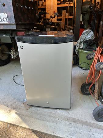 Refrigerator 1