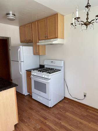 $1,125 / 1br - 750ft2 - $1,125.00 Large 1 Bedroom in Bloomington - Heat Included! (Bloomington)64048422523138124