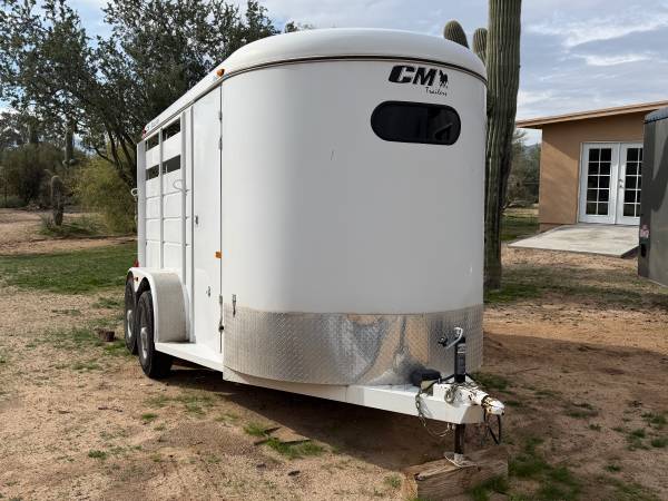 2015 CM Trailers 2 Horse Slant Load Horse Trailer Bumper Pull 1