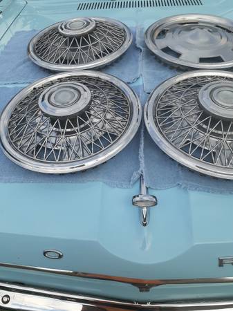 Vintage 14" wire spoke hubcap Collectors 1