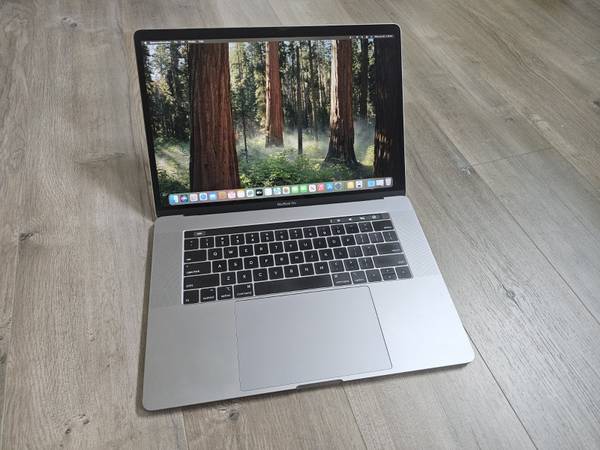 Macbook Pro 15" Touch Bar 2.3ghz i9 processor 16 500GB 1