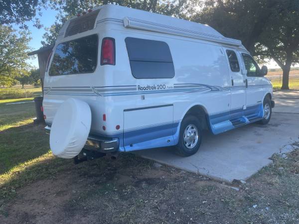 Roadtrek 200, 350 Chevy Chassis 1