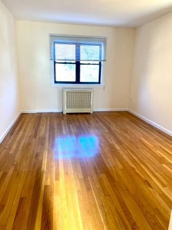 $2,400 / 1br - 800ft2 - In-Town Larchmont 1 Bedroom-Sun-filled, Updated and well located $2400 (Larchmont NY)64033458184066123